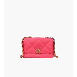 CHANEL Medium Pink 19 bags C-A22653